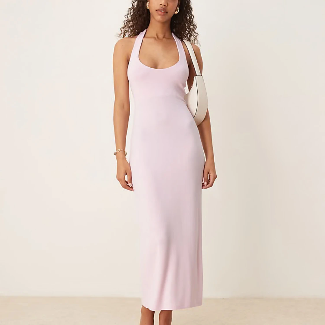 Ljusrosa halterneck långklänning