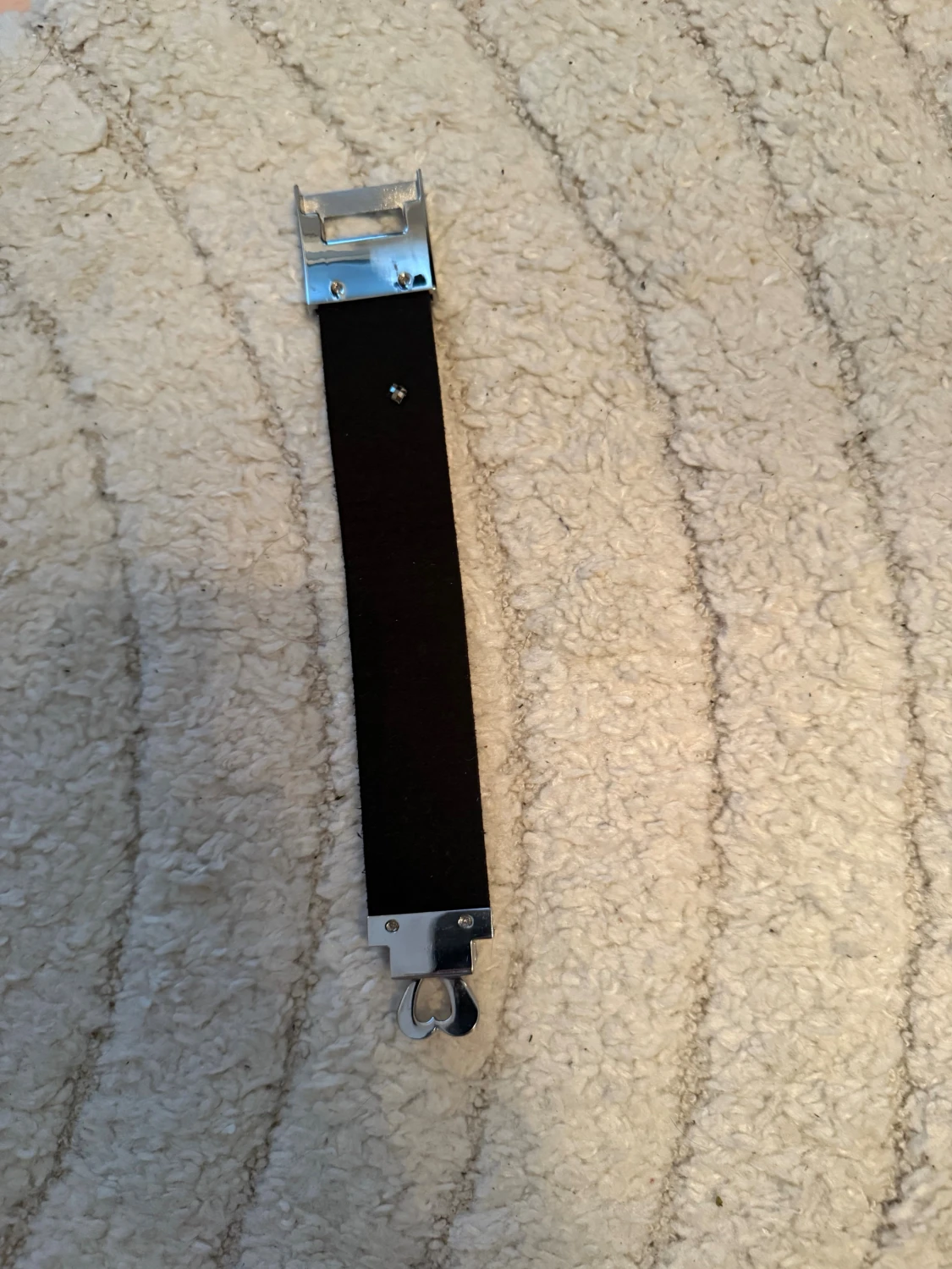 Glittrigt brett armband med hjärtdetalj - 2