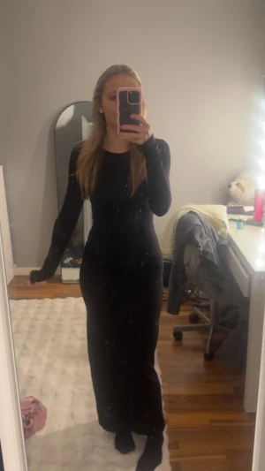 Klänning - Helt ny klänning från Ginatricot