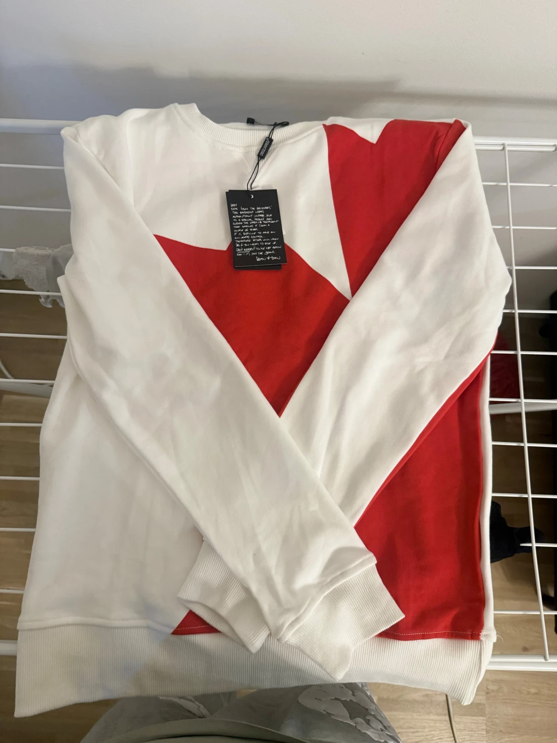 Vit och röd sweatshirt från DSQUARED2 - 2