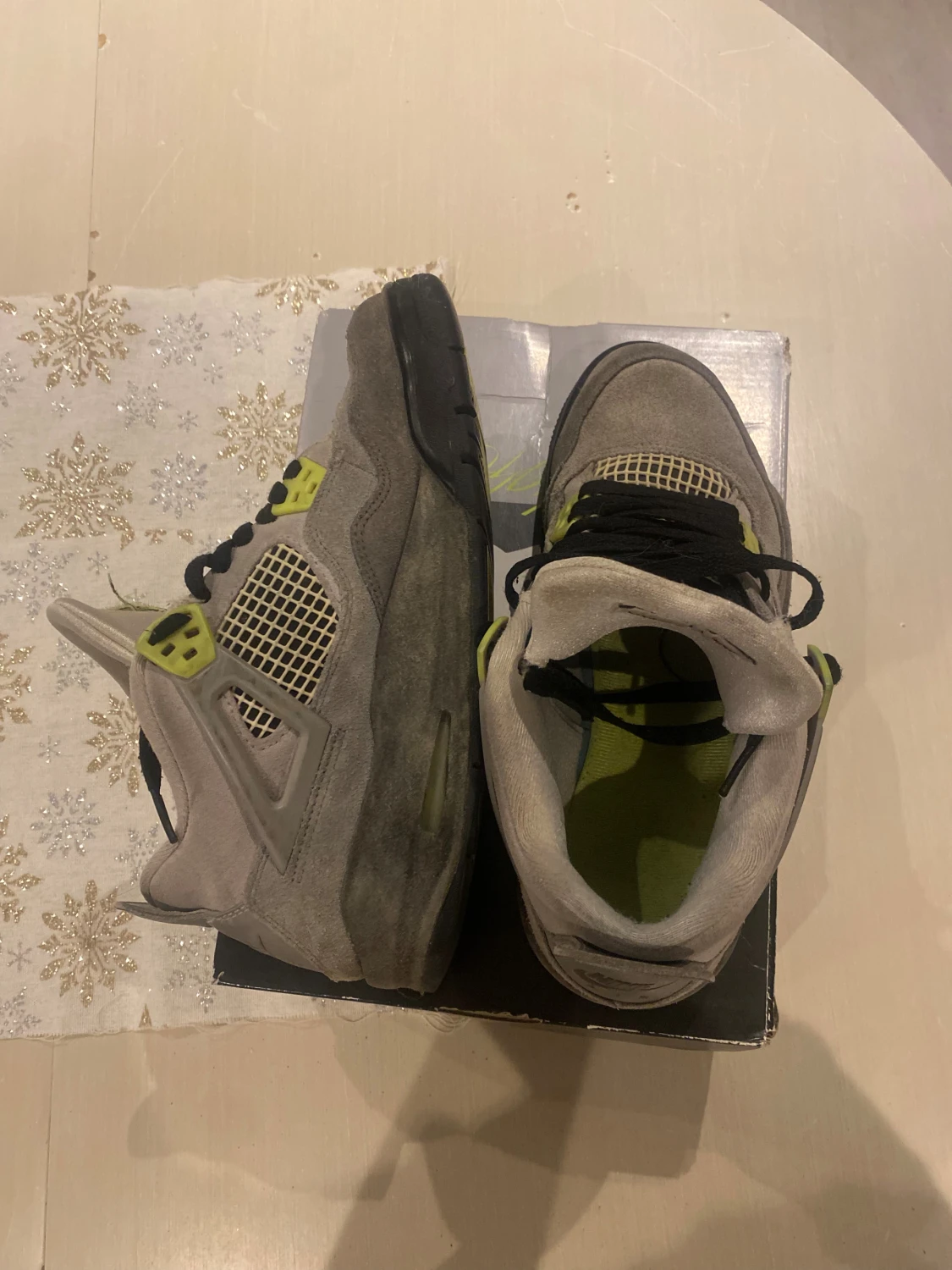 Nike Air Jordan 4 Retro Neon - 3