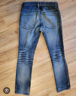 Acne studios jeans - ‼️| Första bilderna är inte jeansen |‼️Efter ca 9 månader av använding så ser jeansen ut så. Aldrig tvättade • Fint skick • Perfekt om du vill fadea egna jeans!