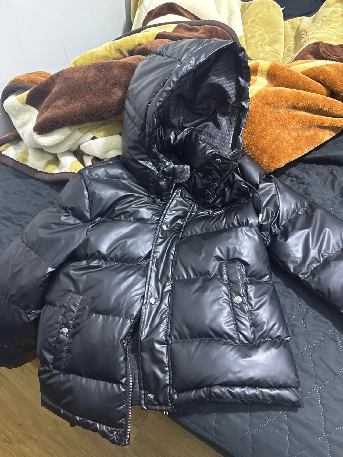 Svart pufferjacka från Prada - 1