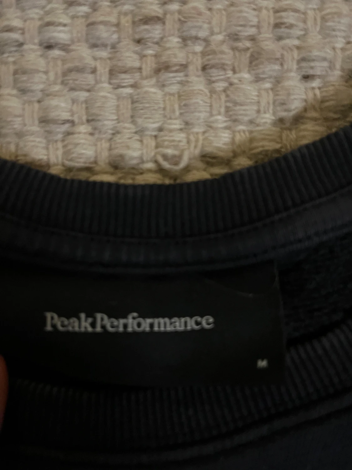 Svart Peak Performance sweatshirt M - 1