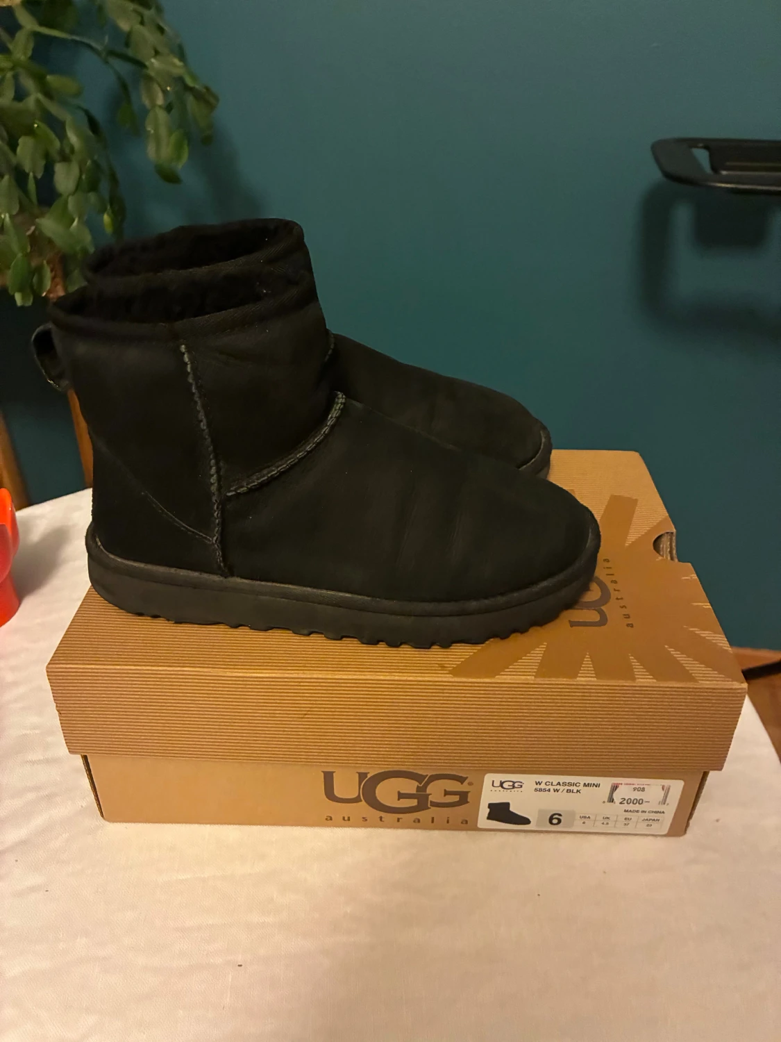 UGG classic mini  - 2