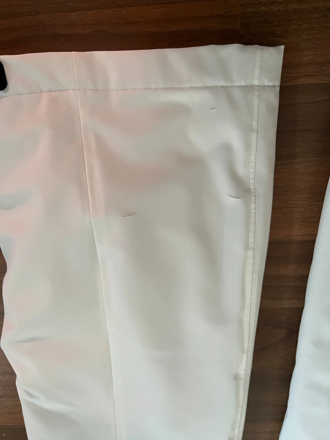 Vita skidbyxor med resår och bälteshällor - 1