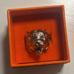 Tiger ring - Snygg tiger ring i silver!