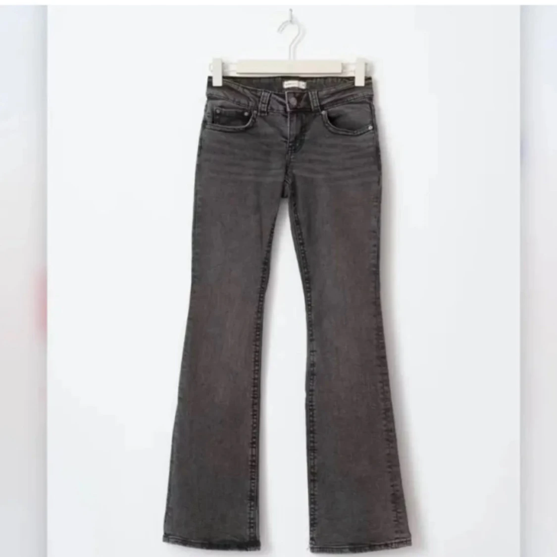 Svarta bootcut jeans från Gina Tricot