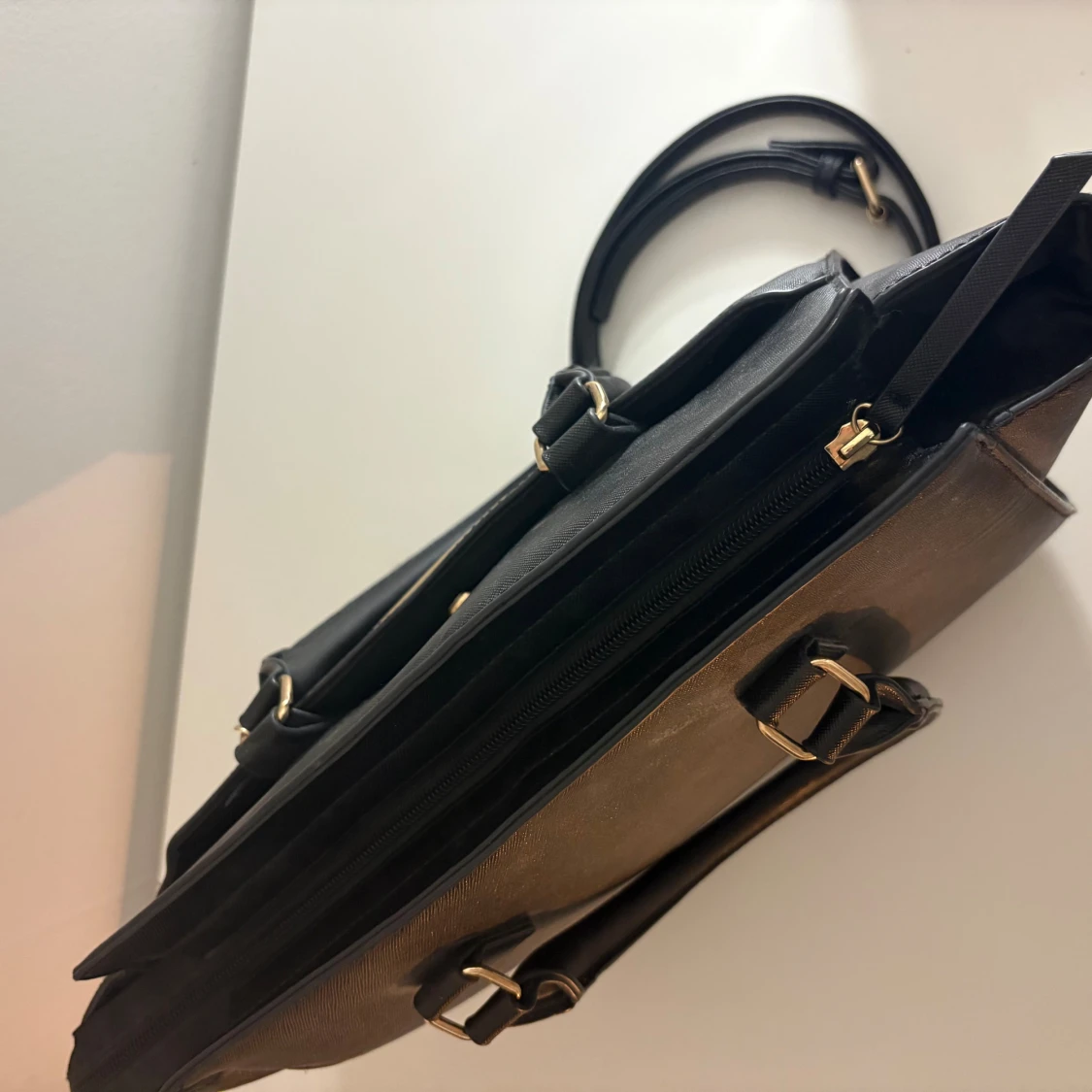 Svart handväska från Anna Field - 4