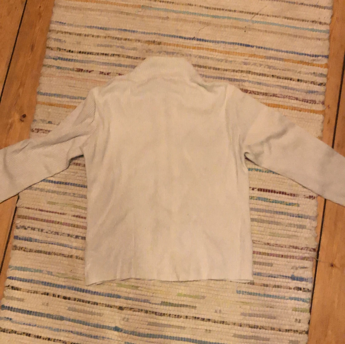 Vit ribbad kofta med dragkedja 157 - 1