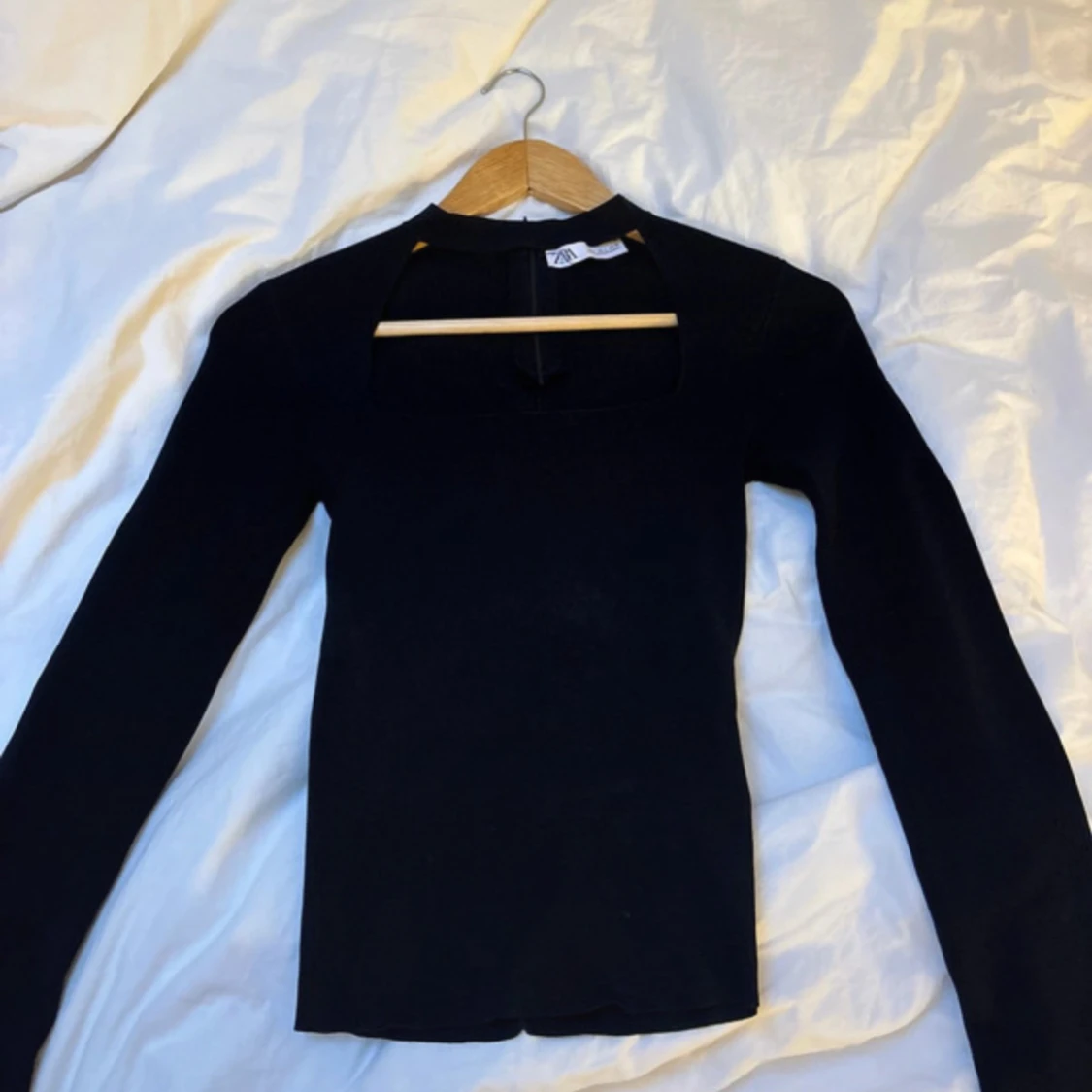 Tröja med cut out - 2