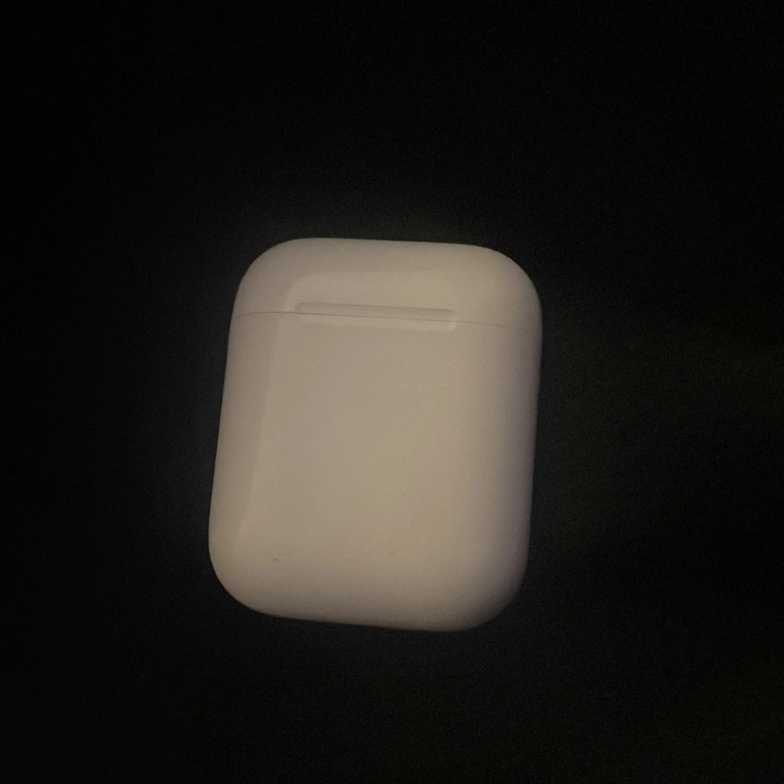 Apple AirPods med laddningsetui