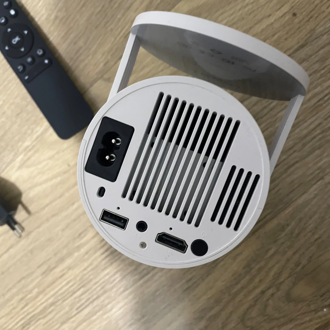 Lqwell Smart Projektor - 3