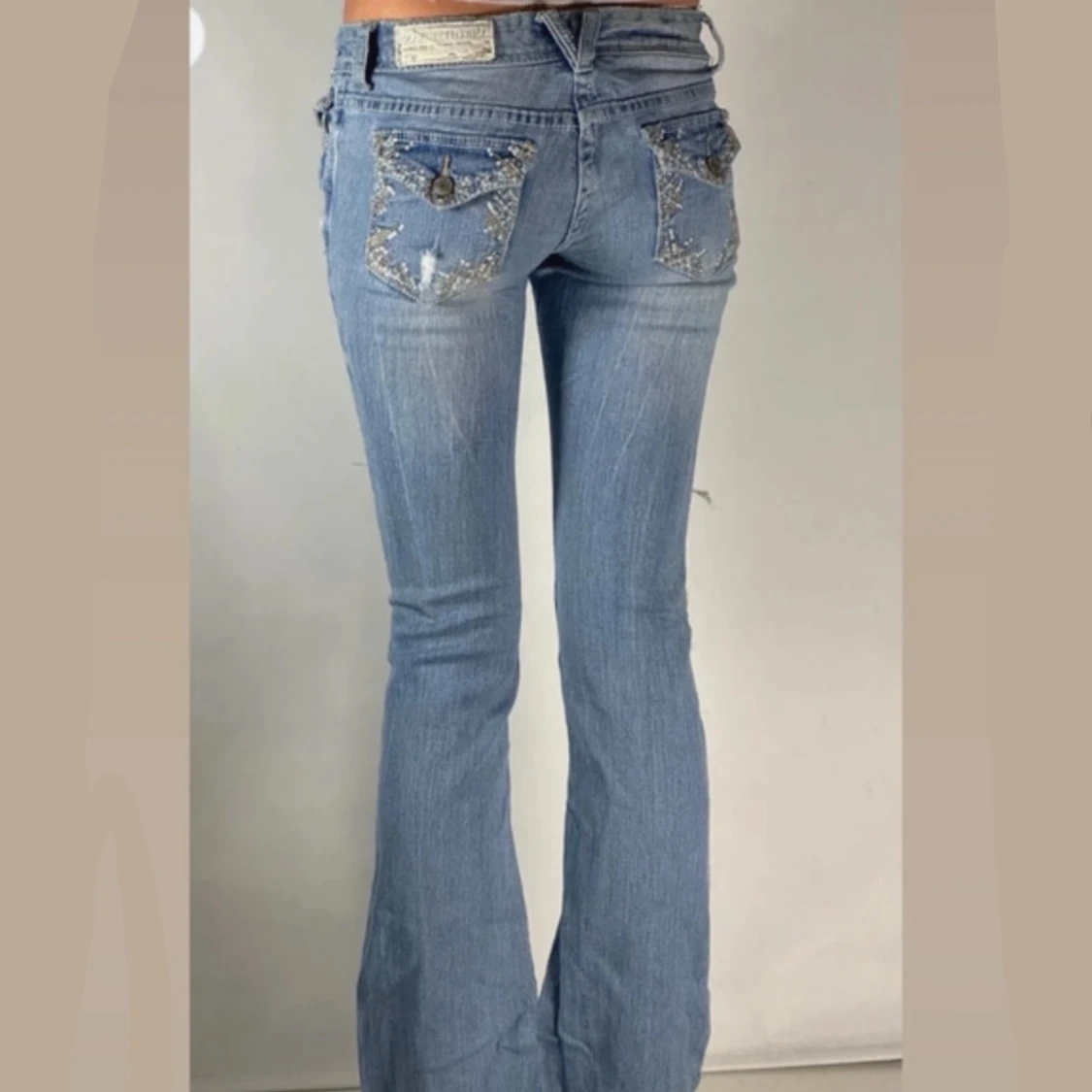 Blå bootcut jeans från Amethyst - 1