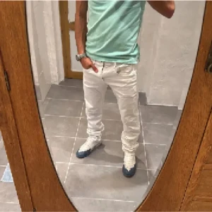 Replay jeans  - Ett par snygga byxor från Replay i storlek W33 L34 i modellen Anbbas 