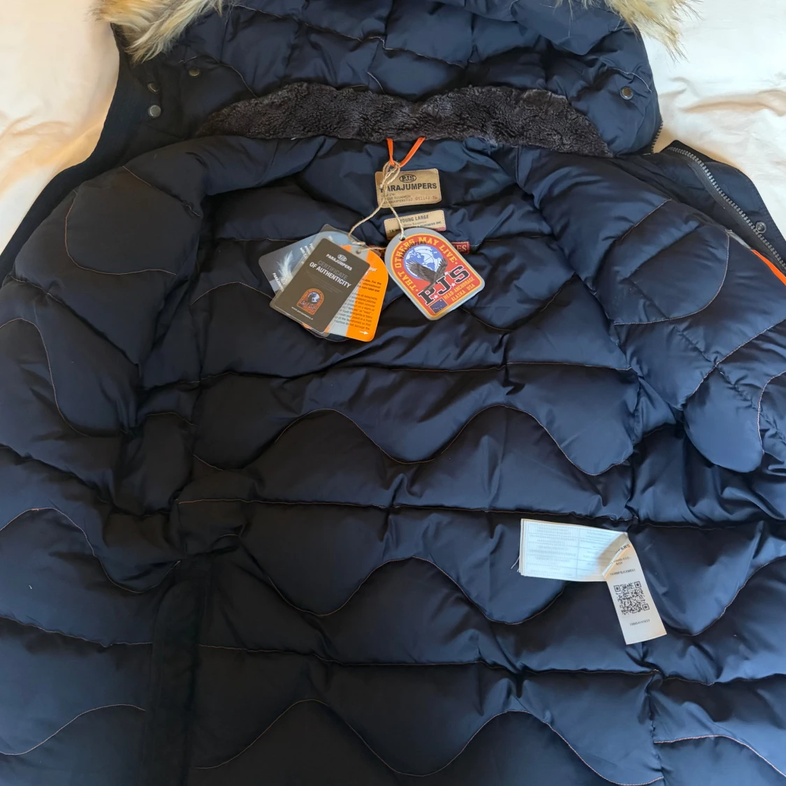 Mörkblå dunjacka från Parajumpers - 1