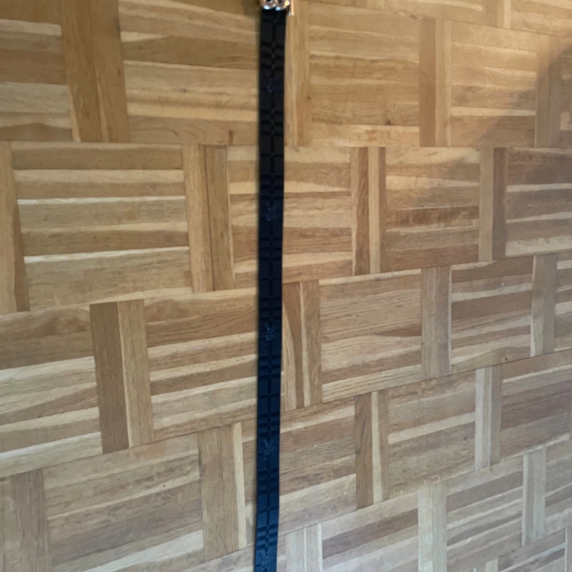 Rutig Burberry-inspirerad skinnbälte - 1