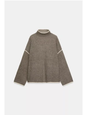 Stickad polotröja  - Superfin stickad tröja från Zara som är helt ny med lappen kvar, säljer då jag inte hann skicka tillbaka. Skriv för fler bilder eller vid frågor💗