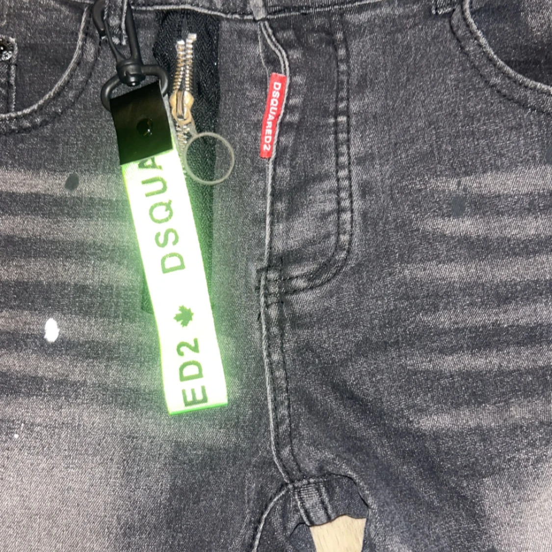 Svarta skinny jeans med slitningar - 4