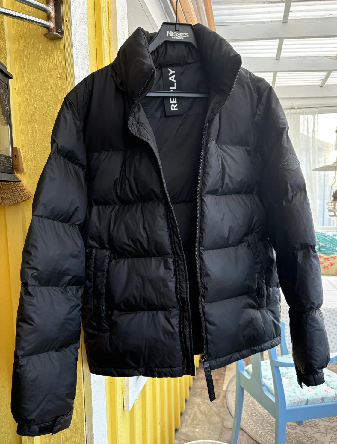 Svart pufferjacka från Replay