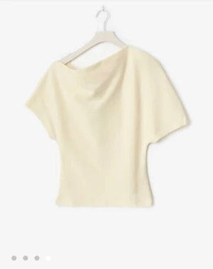 One shoulder tröja  - Jättesnygg tröja som är helt slutsåld💕💕nyskick