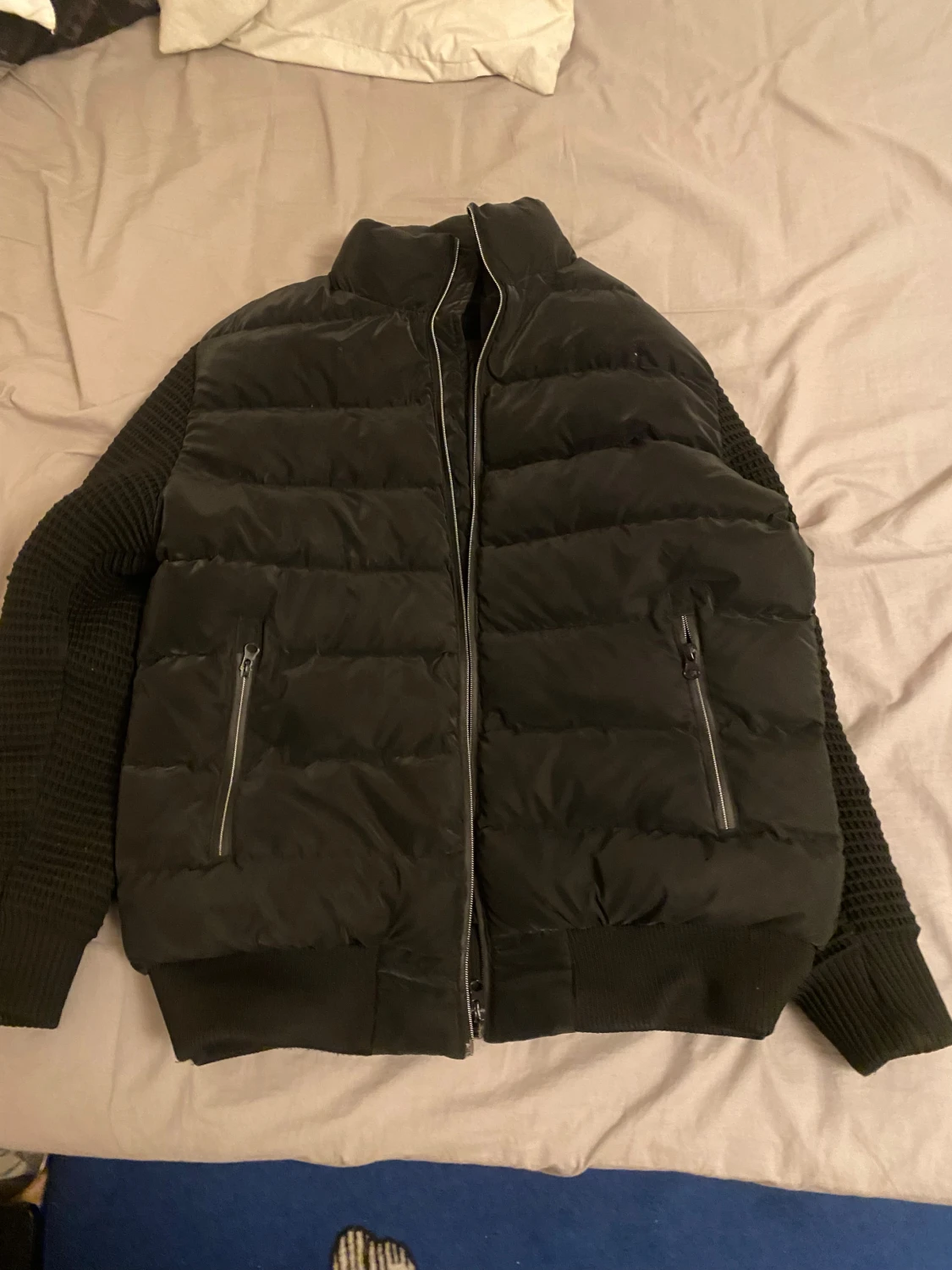 Svart pufferjacka från Canada Goose - 1