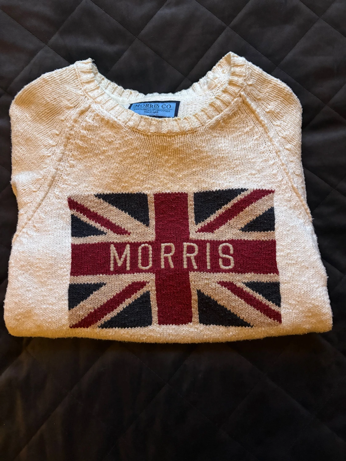 Vit stickad Morris tröja med flagga