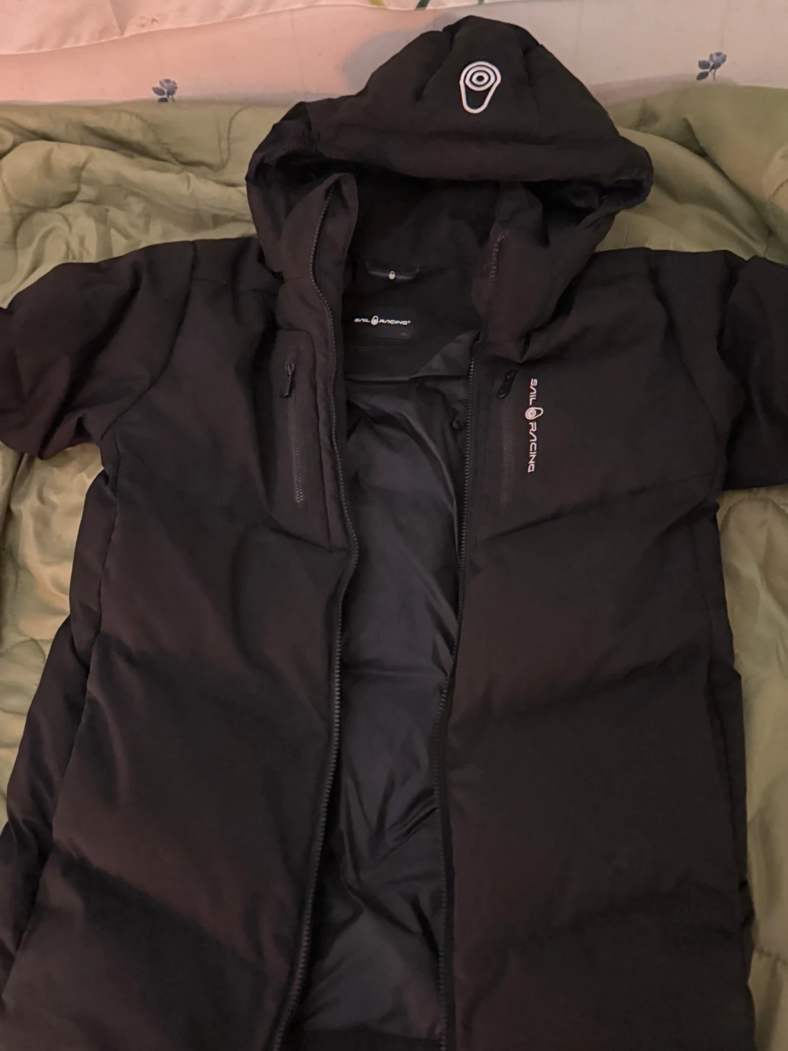 Svart dunjacka från Sail Racing - 3