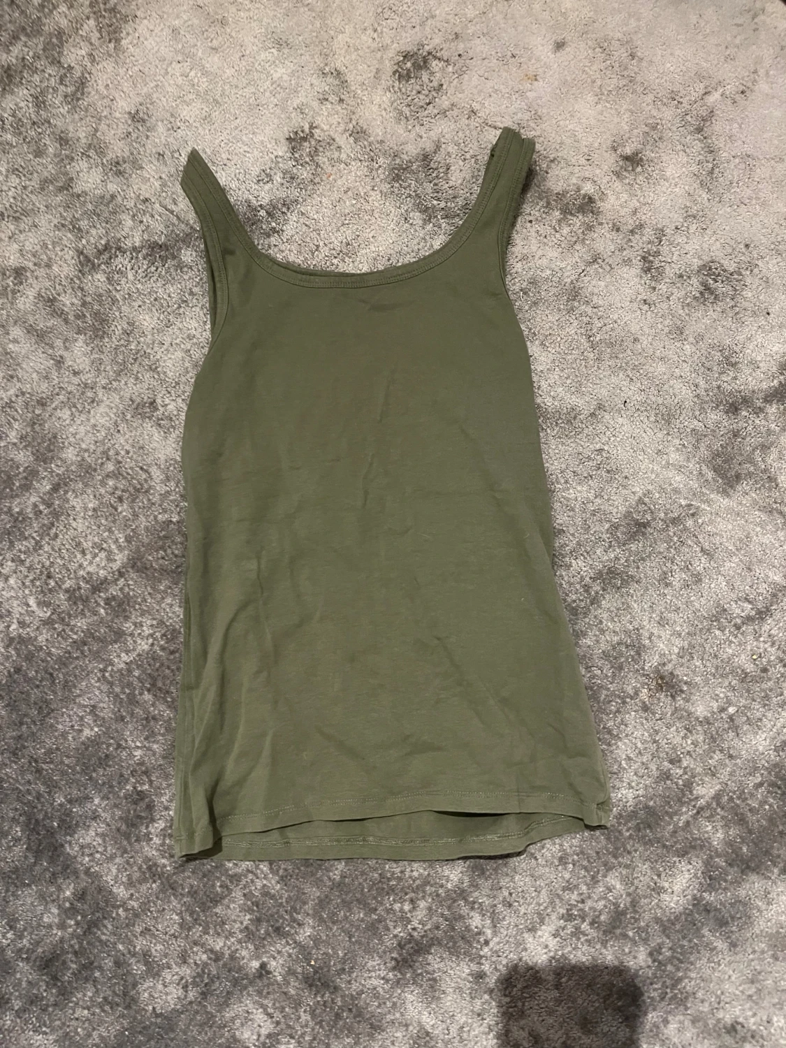 Olivgrön linnetopp från FSBN Sister