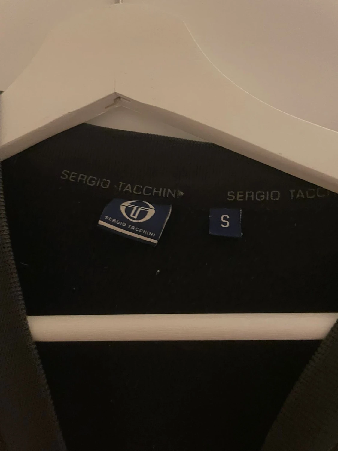 Svart sweatshirt från Sergio Tacchini - 1