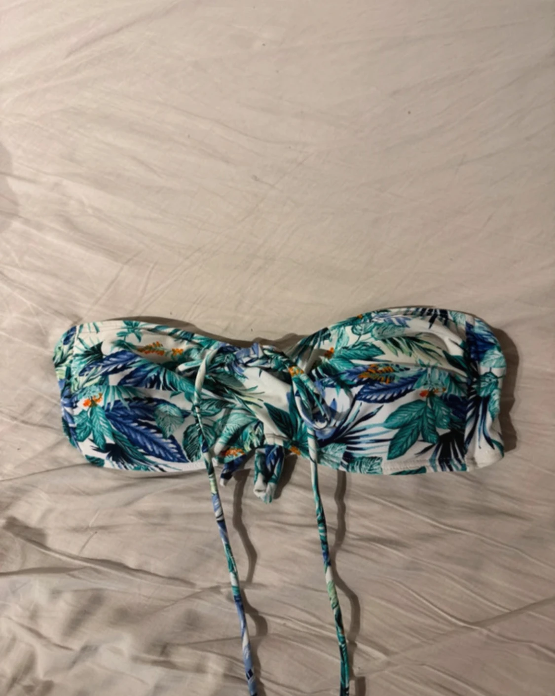 Blåvit bandeau bikiniöverdel 