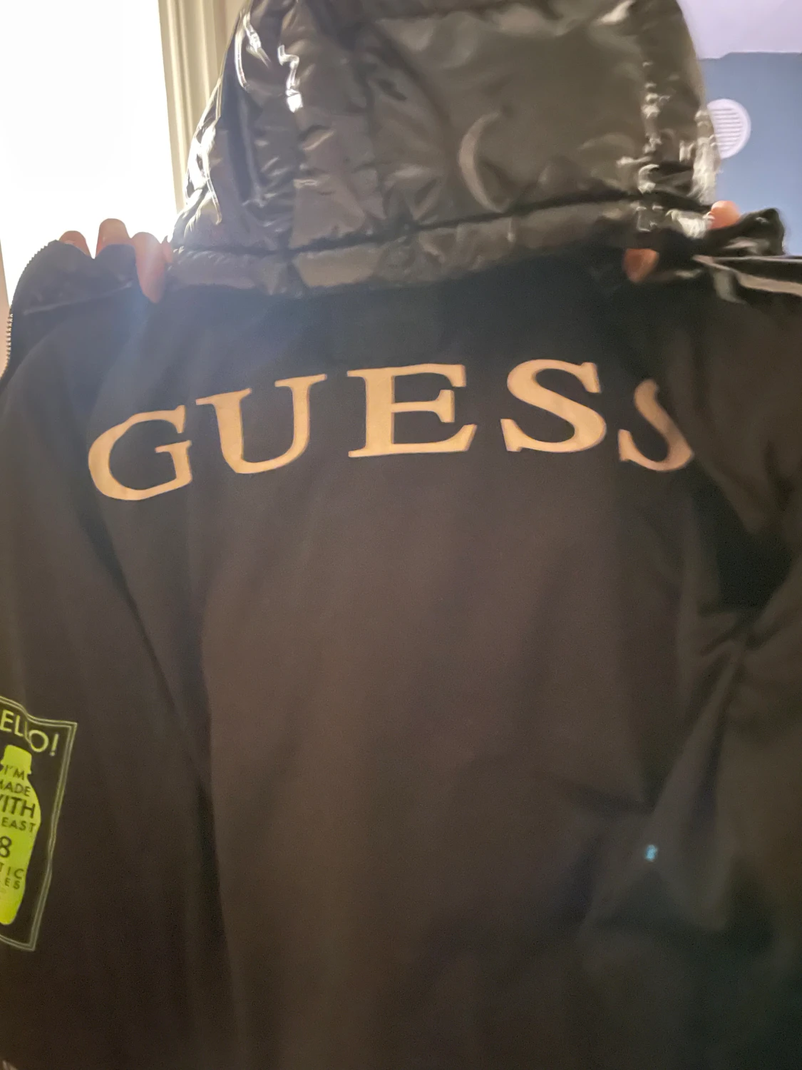 Svart vinterjacka från Guess - 3