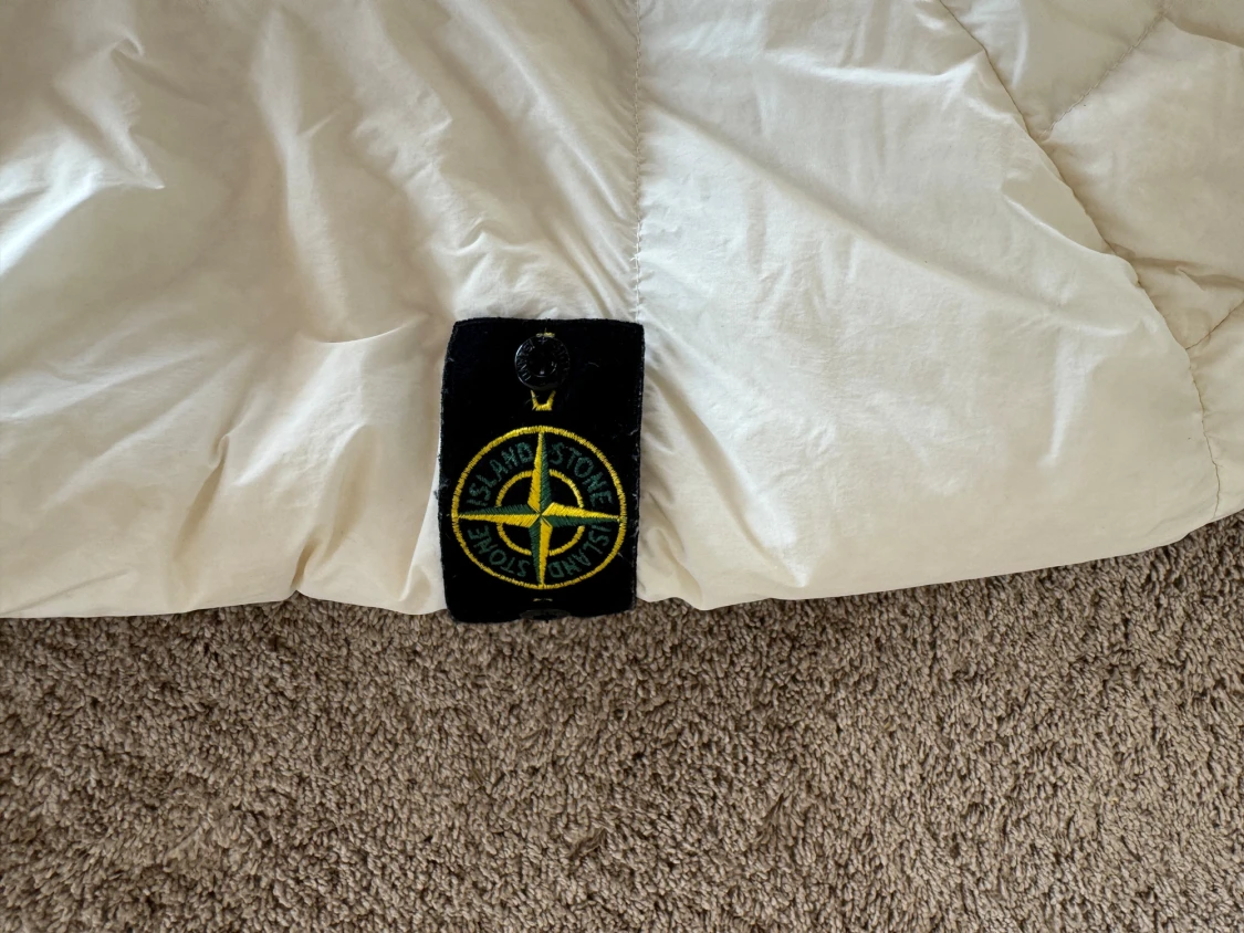 Vit dunjacka från Stone Island - 2