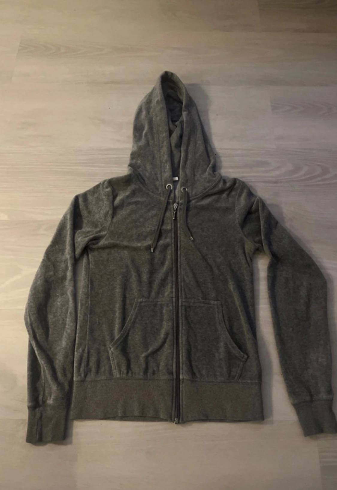 Mörkgrå hoodie med dragkedja XS