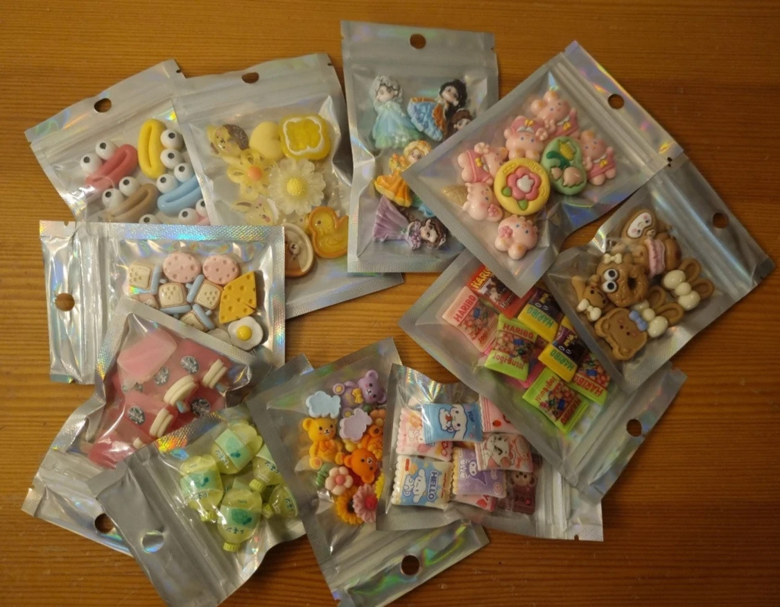 Utförsäljning stor mix flat back charms - 3