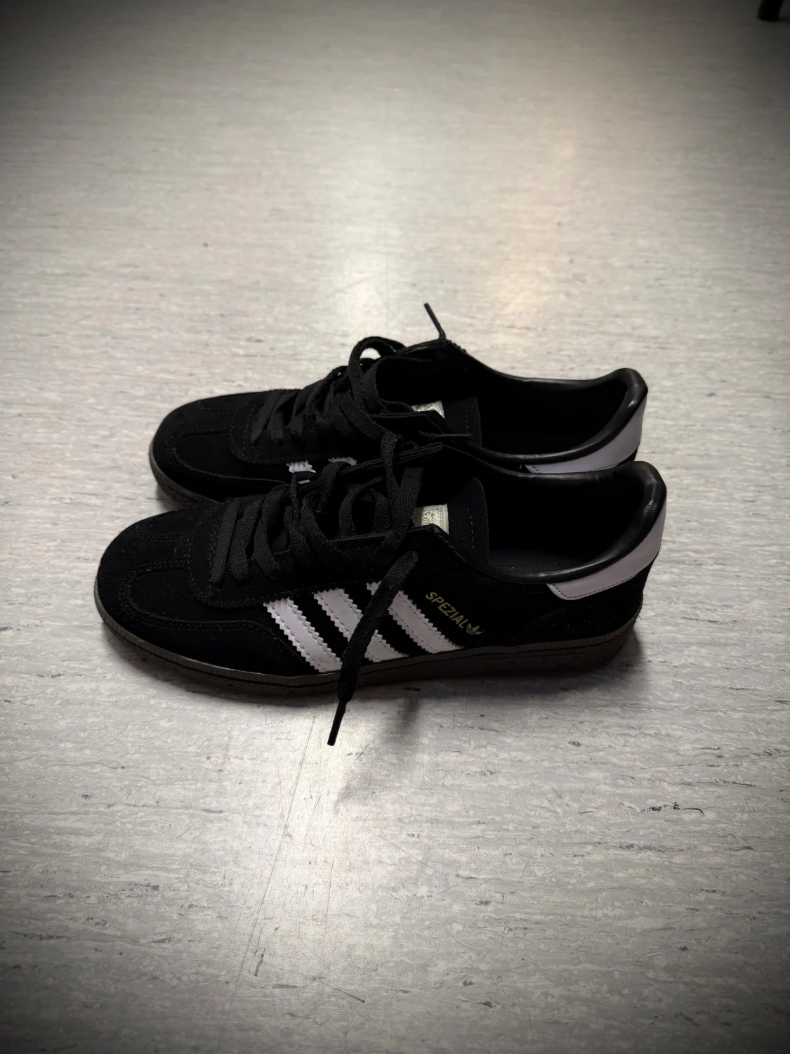 Adidas Spezial svarta sneakers