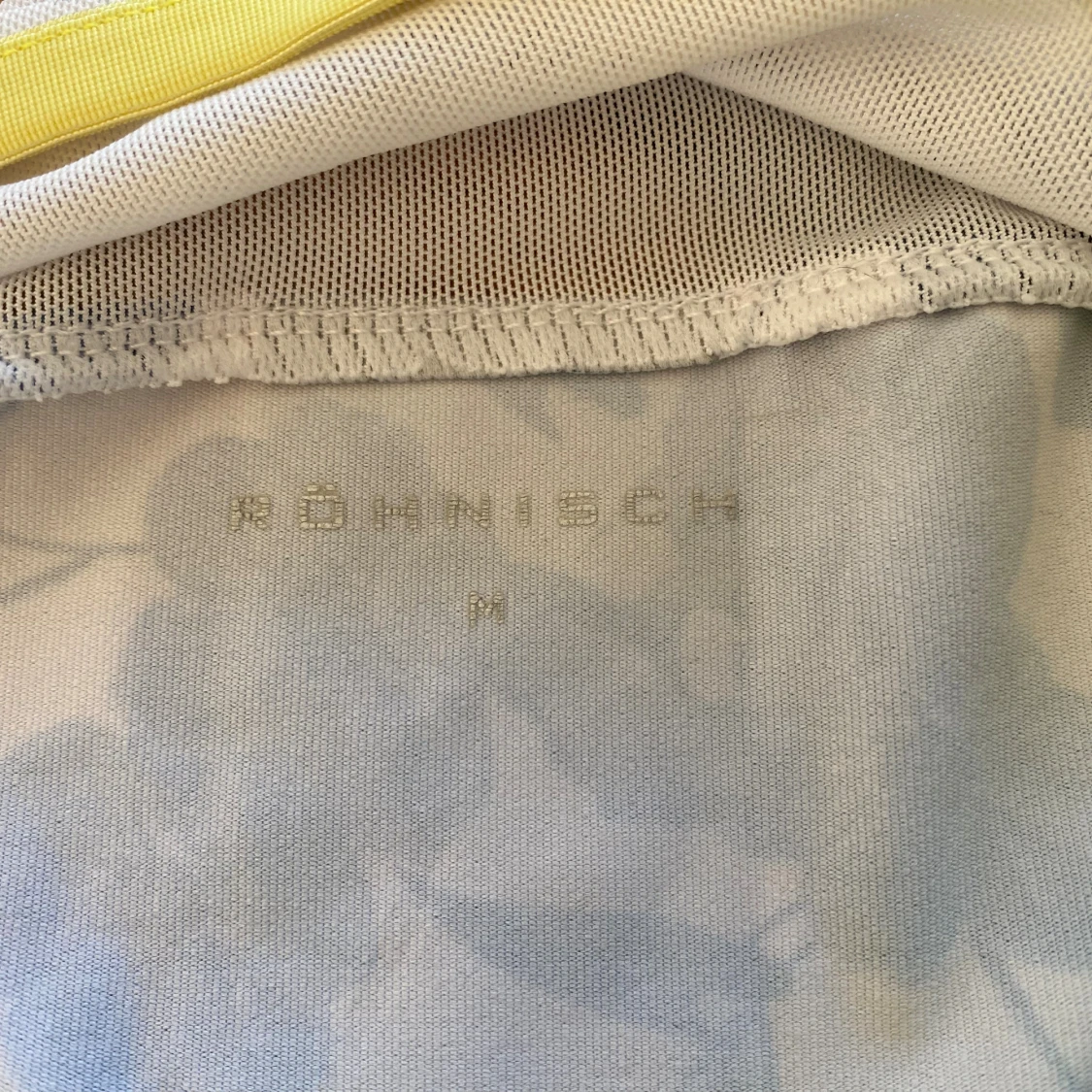 Blommig topp från Röhnisch i mesh - 3