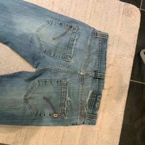 Dondup jeans - Snygga Dondup jeans som är i slim fit. Skick 9/10 Var inte rädd för att kontakta om frågor 