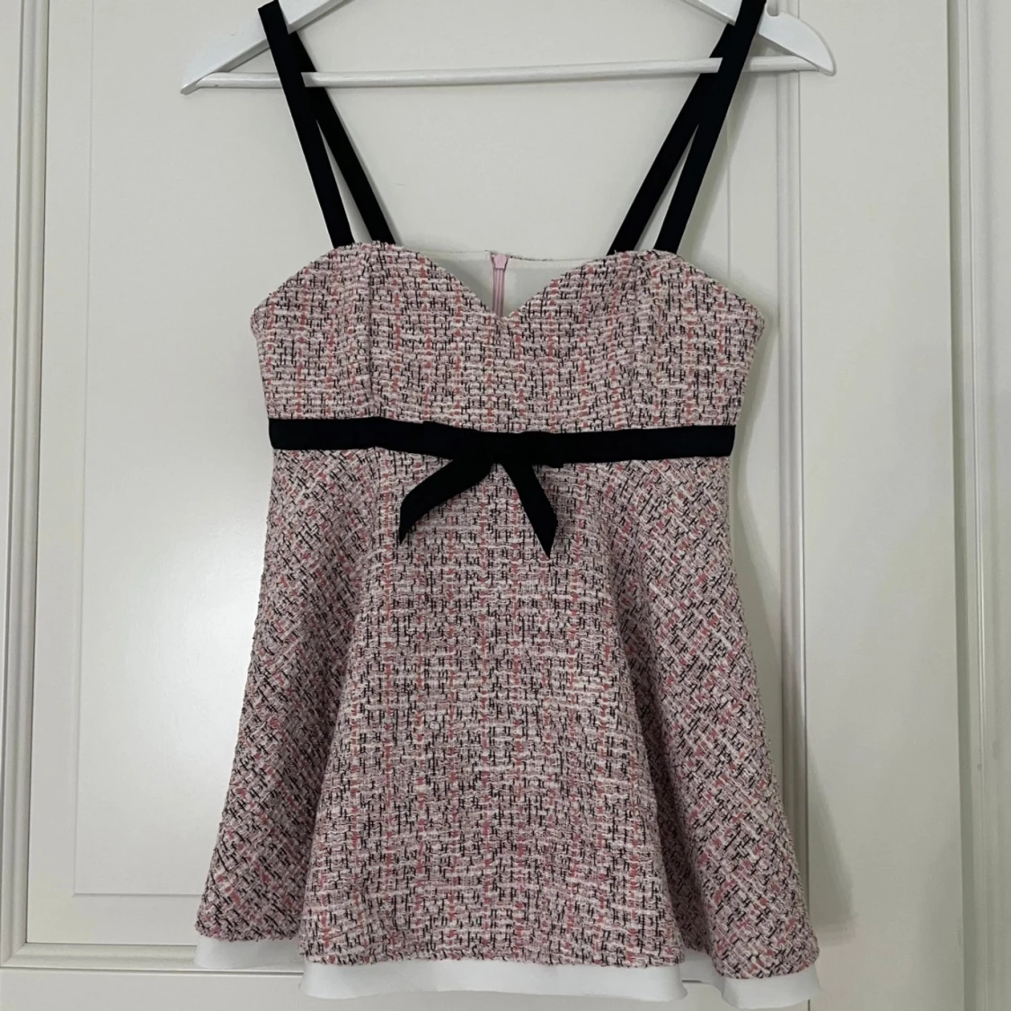 Mönstrad topp från ZARA med rosett och svarta band - 1