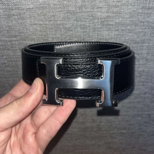 hrma bälte svart - 110cm, 5 hål, oanvänt, svart, silver