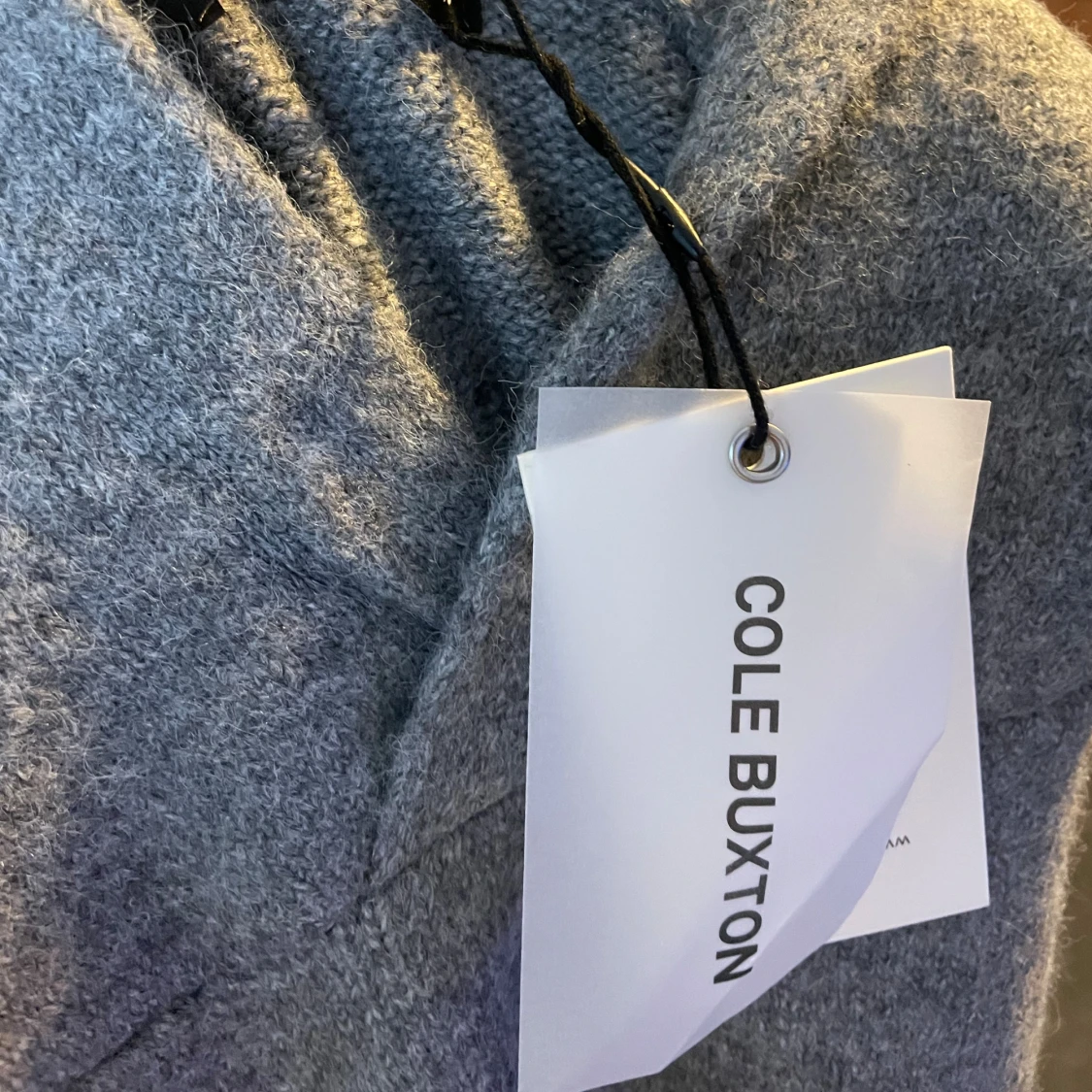 Grå hoodie i ull från Cole Buxton - 2