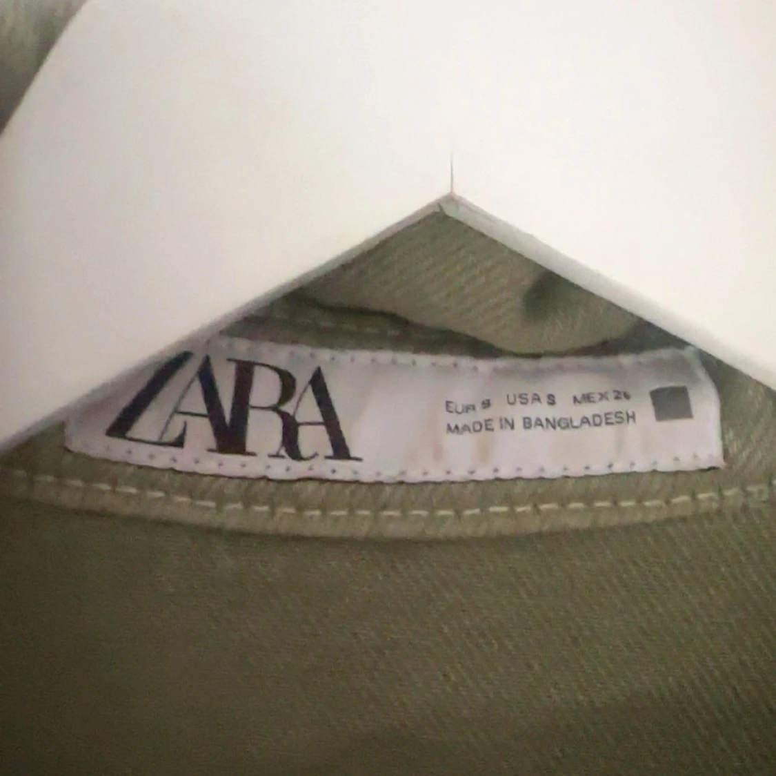 Olivgrön jeansjacka från Zara - 2