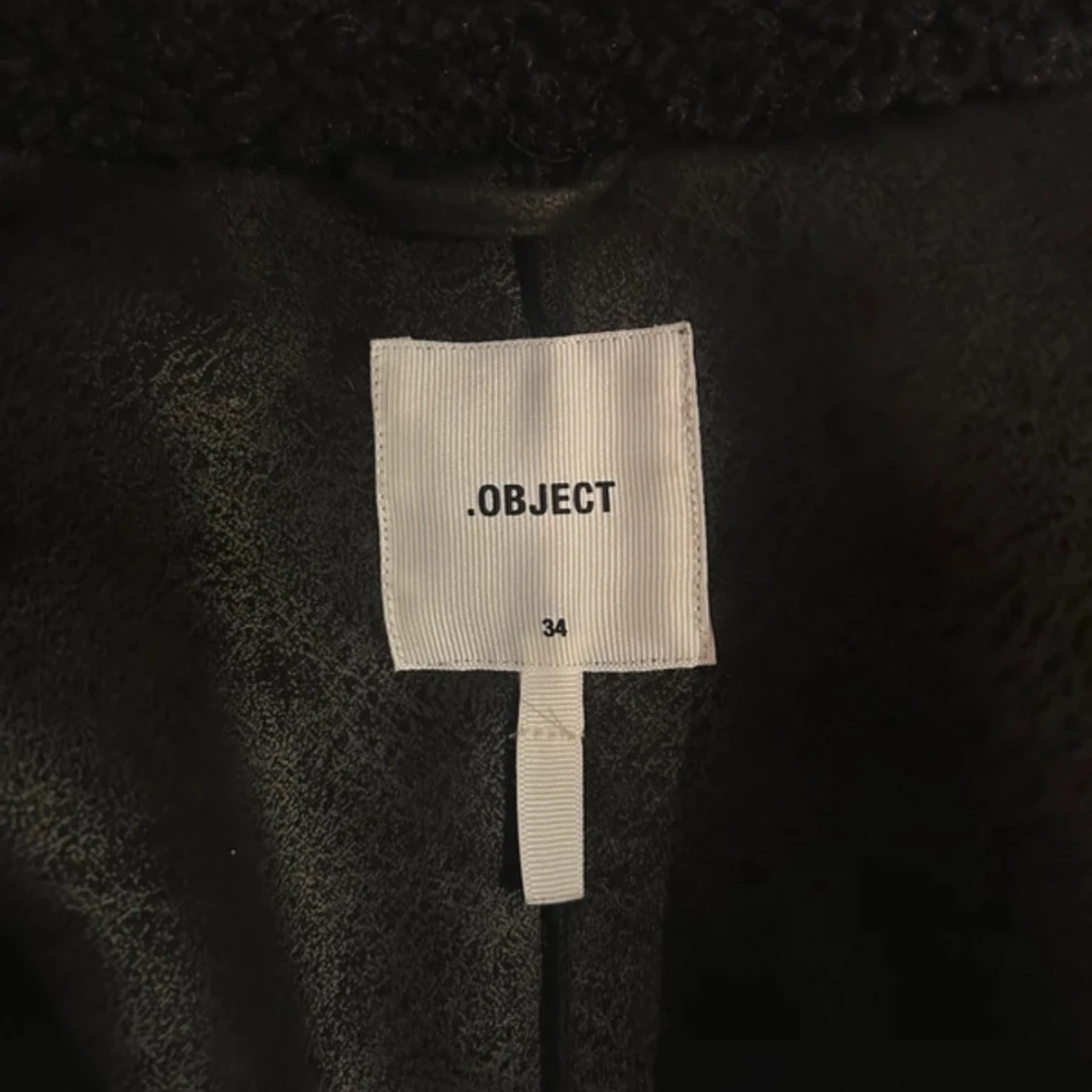 Svart teddyjacka från Object - 2