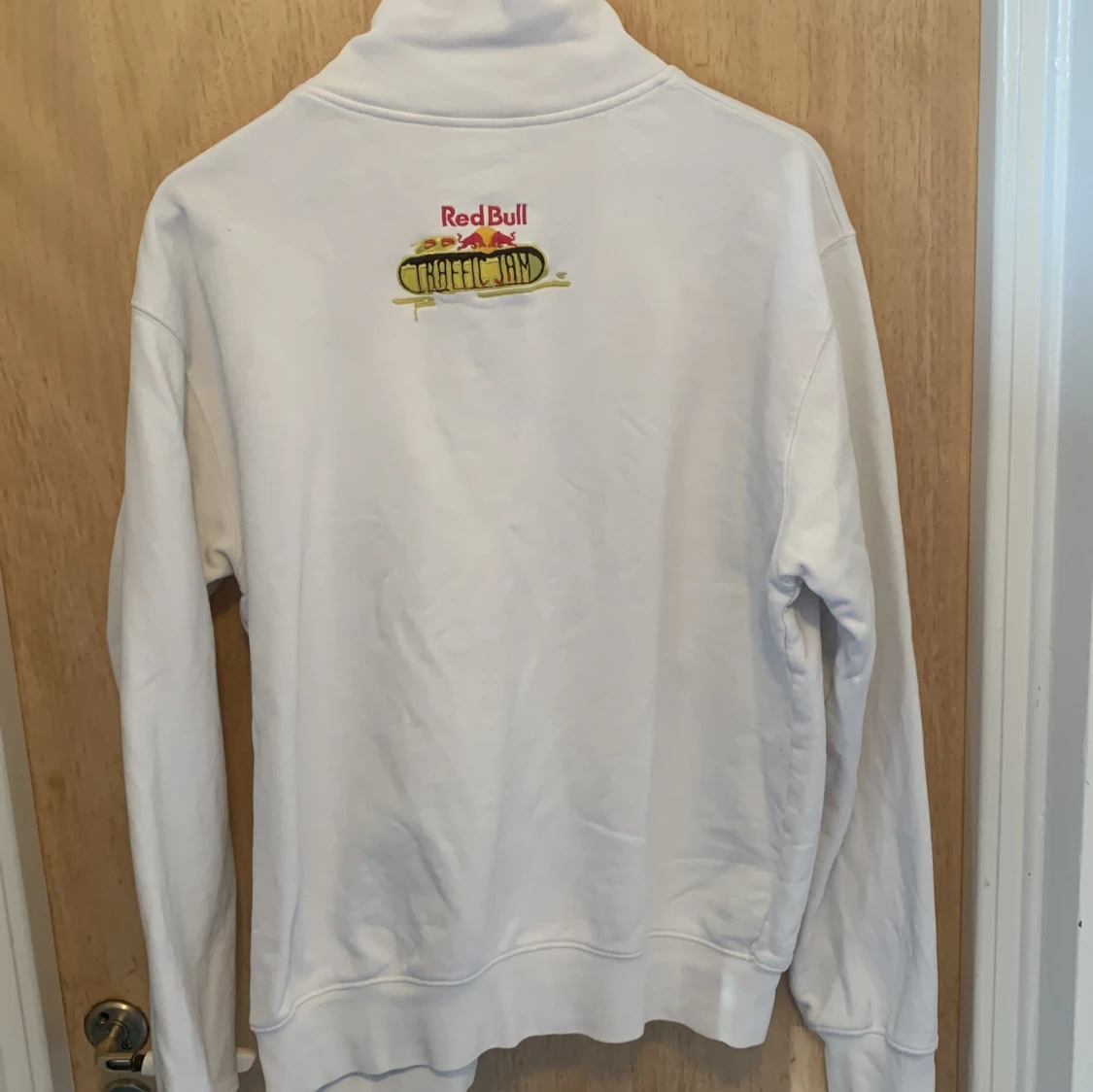 Vit ziptröja Carhartt x Red Bull Traffic Jam - 1