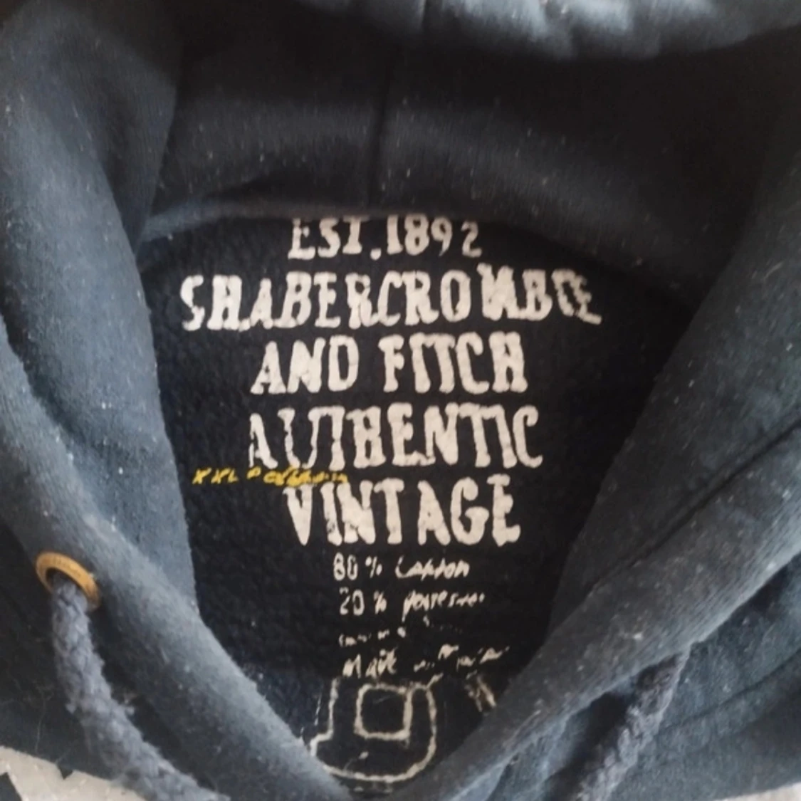 Mörkblå hoodie från Abercrombie - 1