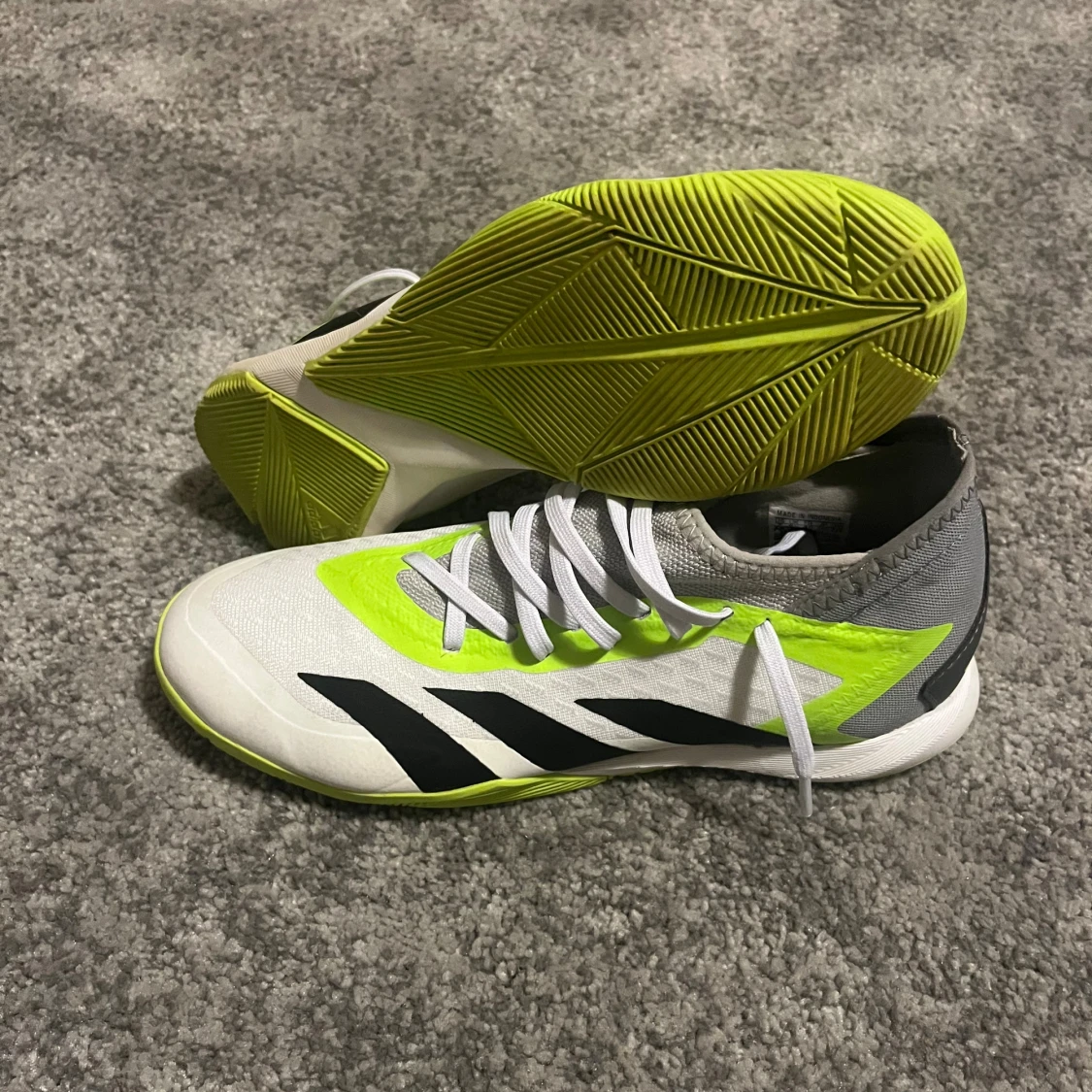 Adidas Predator vita för Futsal