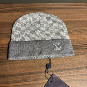 Mössa - Helt ny, är förhandlingsbar vid snabb affär mvh palmshop 🏝️ 