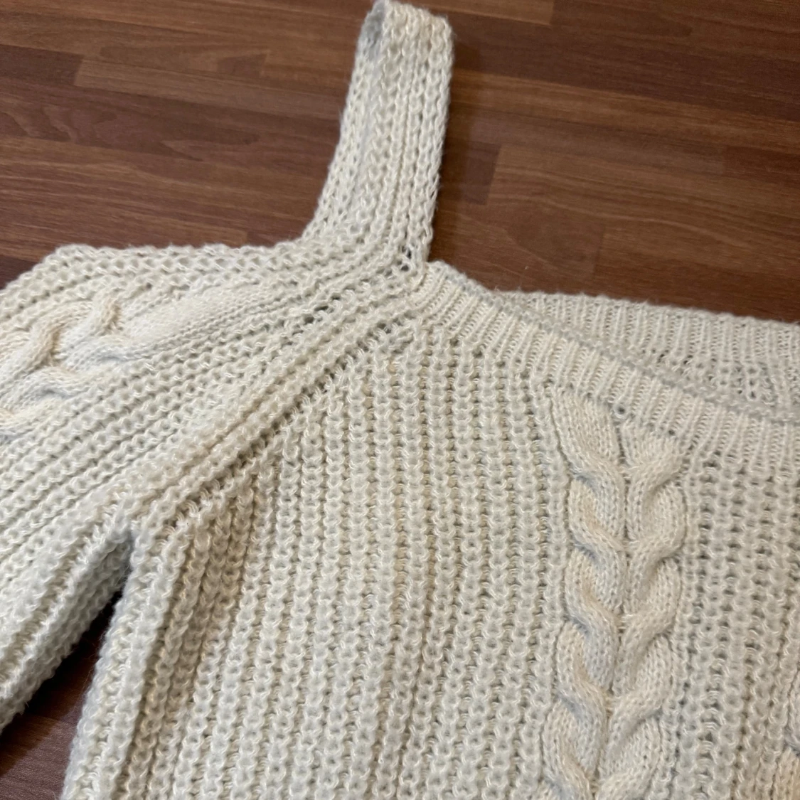 Stickad tröja - 2