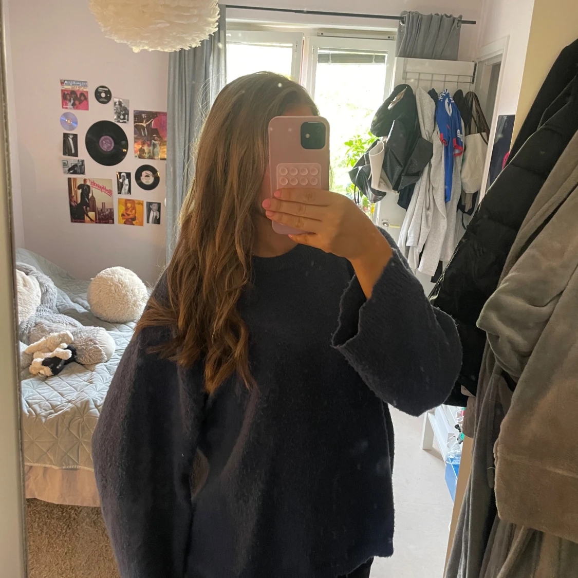 Mörkblå stickad tröja  - 1