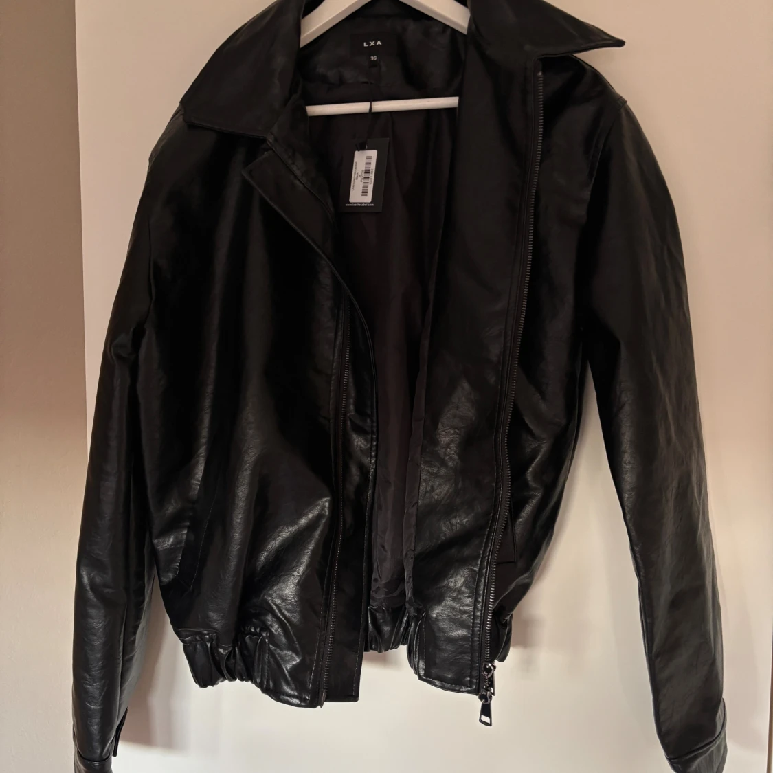 Svart skinnjacka från LXA  - 1